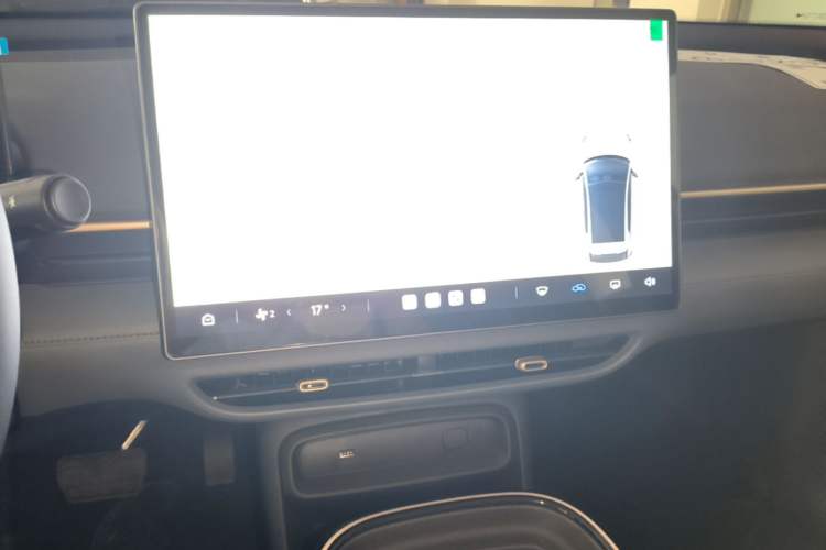 Used ARCFOX T1 2025 Model 320 PRO Audio And AC Panel