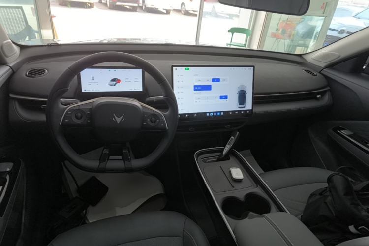 Used ARCFOX T1 2025 Model 425 PLUS Center Console