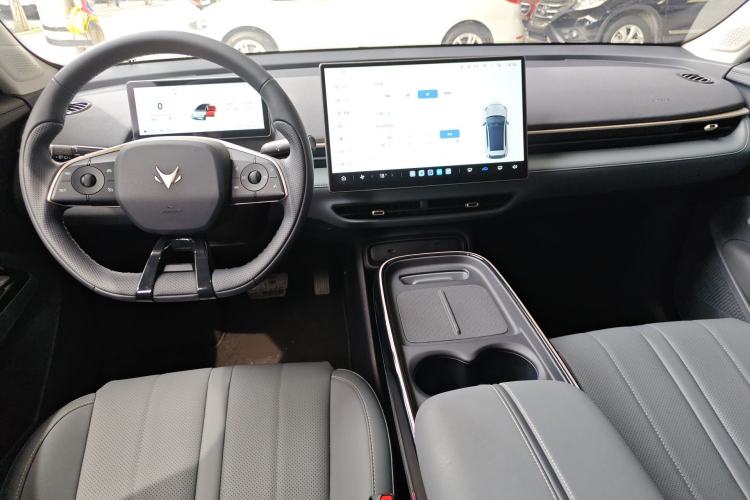 Used ARCFOX T1 2025 Model 425 PRO Center Console