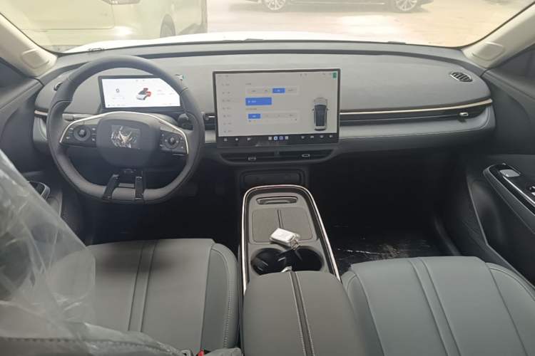 Used ARCFOX T1 2025 Model 320 PRO Center Console