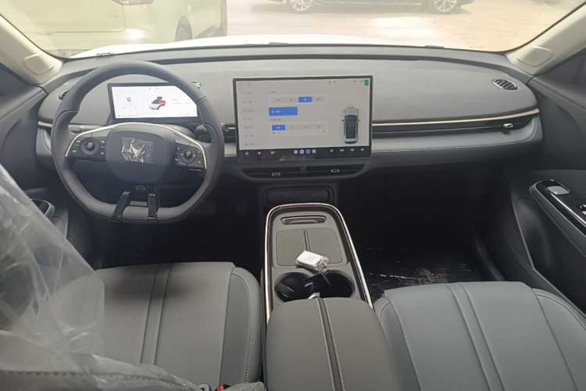 Used ARCFOX T1 2025 Model 320 PRO Center Console