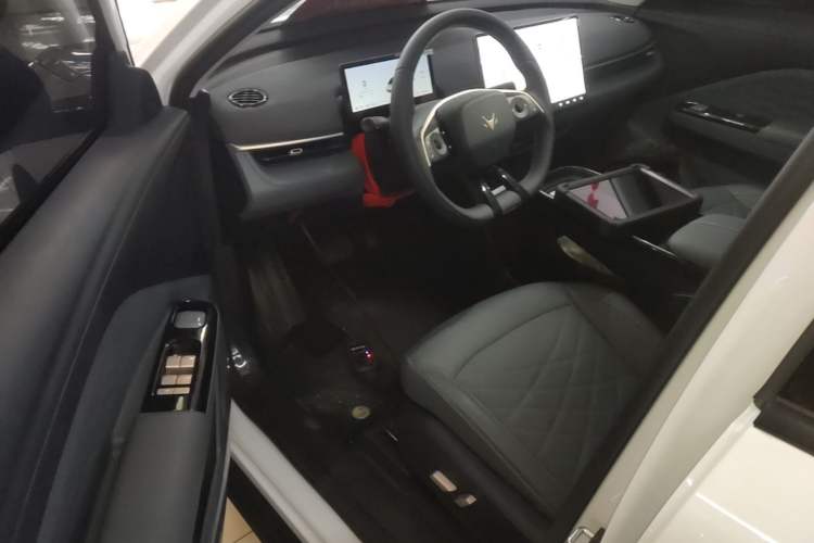 Used ARCFOX T1 2025 Model 425 PLUS Driver Seat