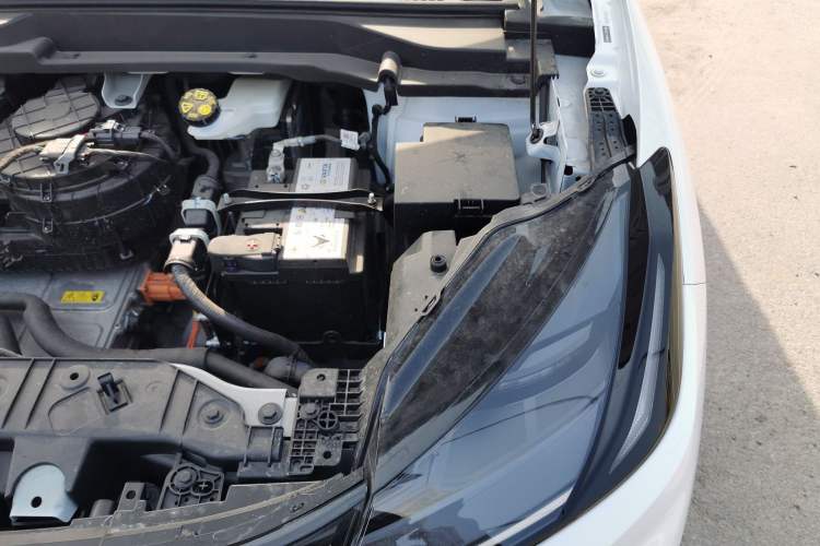 Used ARCFOX T1 2025 Model 425 PLUS Engine Bay Left