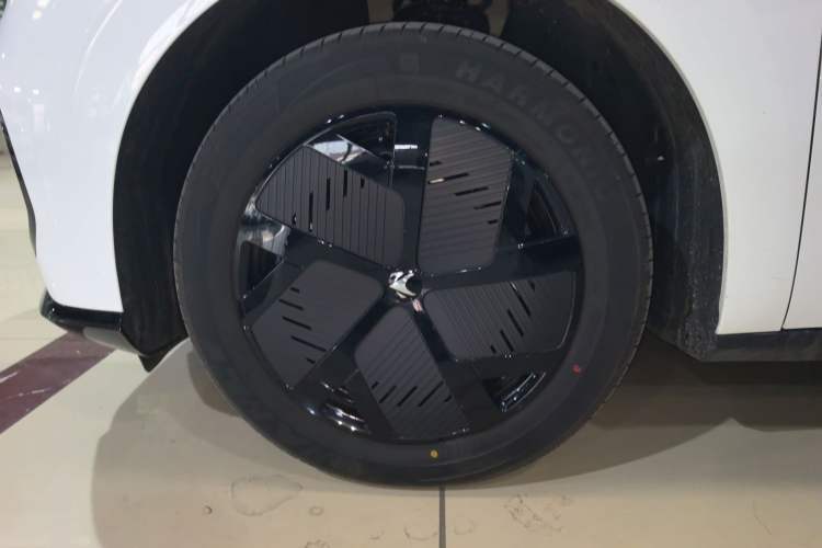 Used ARCFOX T1 2025 Model 320 PRO Exterior 4