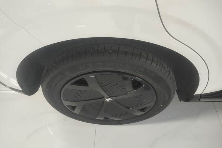 Used ARCFOX T1 2025 Model 320 PRO Exterior 5