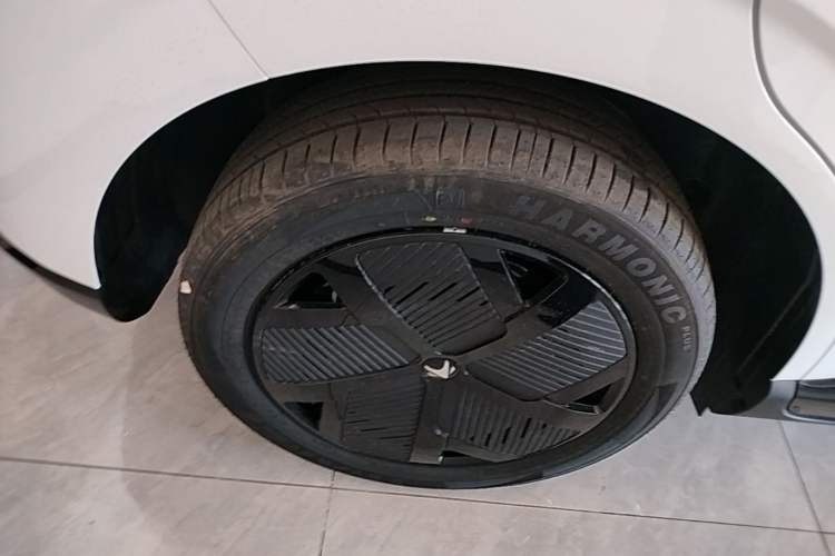 Used ARCFOX T1 2025 Model 425 PRO Exterior 5