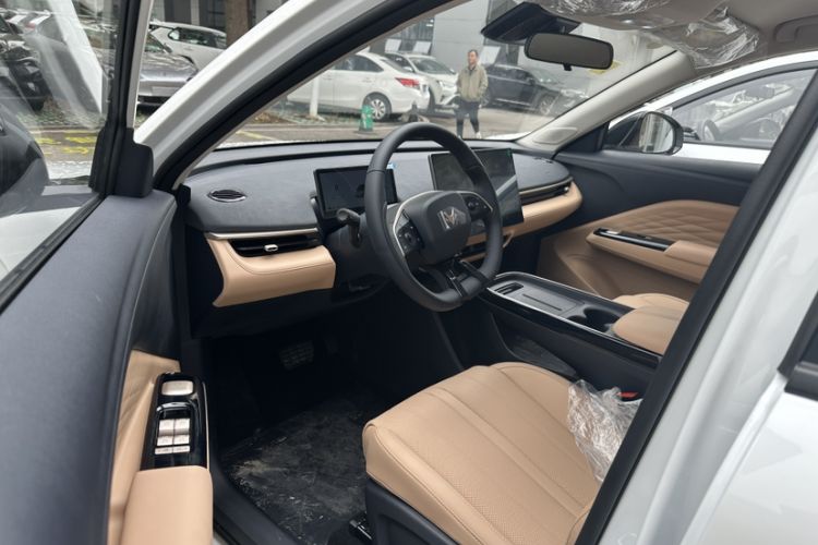 Used ARCFOX T1 2025 Model 425 PRO Headliner