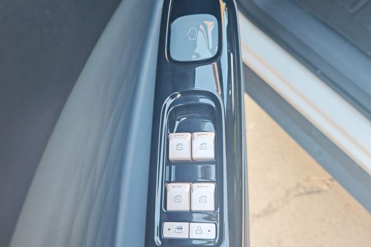 Used ARCFOX T1 2025 Model 425 PRO Interior 2