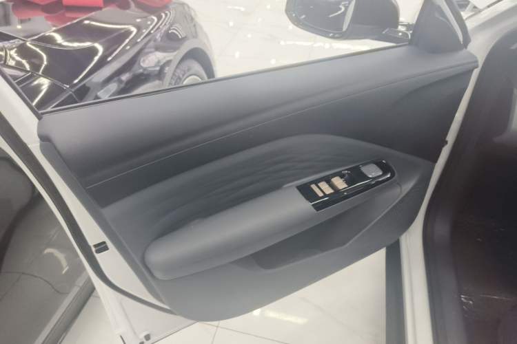 Used ARCFOX T1 2025 Model 425 PRO Left Front Door Interior