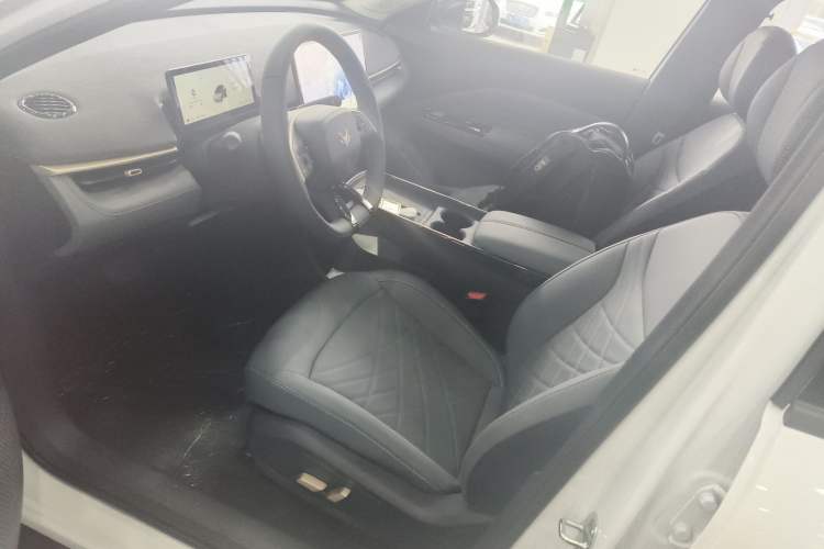 Used ARCFOX T1 2025 Model 425 PRO Left Front Seat