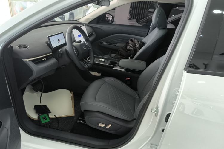 Used ARCFOX T1 2025 Model 425 PLUS Left Front Seat