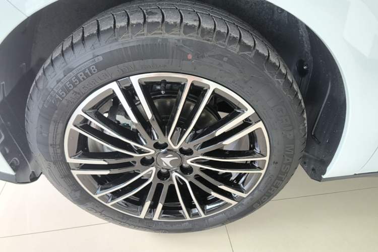 Used ARCFOX T1 2025 Model 425 PLUS Left Front Wheel Hub