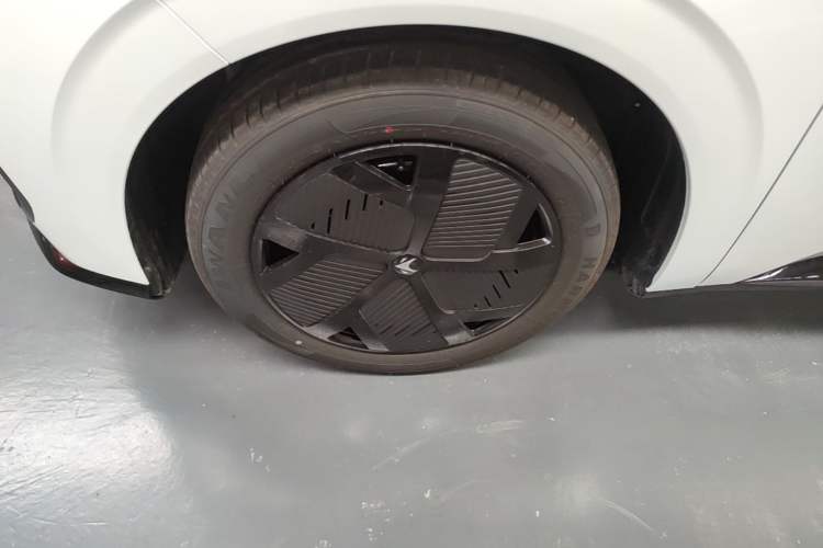 Used ARCFOX T1 2025 Model 425 PRO Left Front Wheel Hub