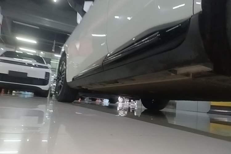 Used ARCFOX T1 2025 Model 425 MAX Left Side Sill