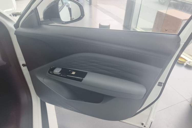 Used ARCFOX T1 2025 Model 425 PRO Right Front Door Interior
