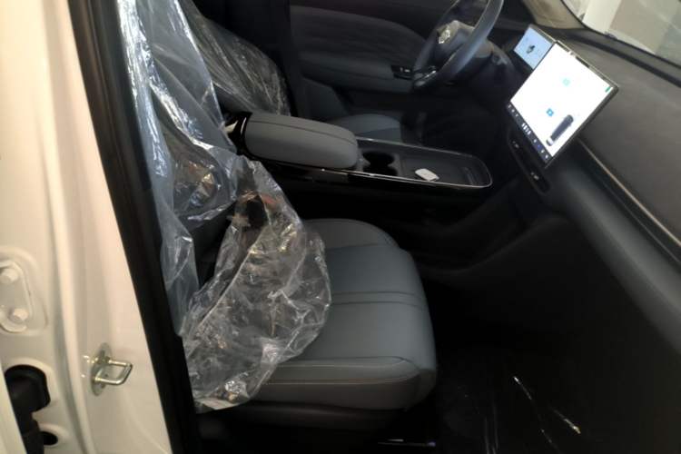 Used ARCFOX T1 2025 Model 320 PRO Right Front Seat