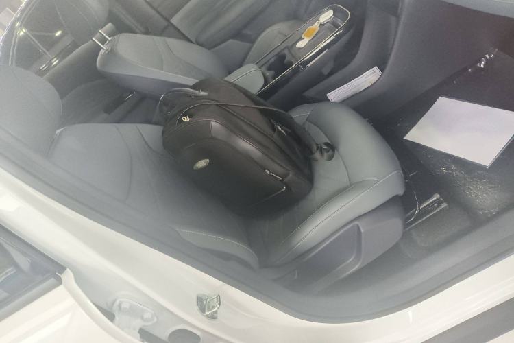 Used ARCFOX T1 2025 Model 425 PRO Right Front Seat