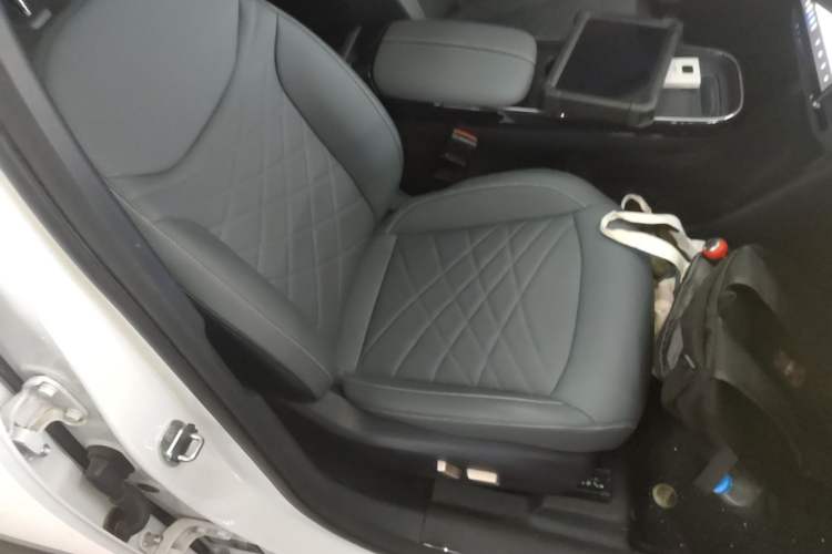 Used ARCFOX T1 2025 Model 425 PLUS Right Front Seat