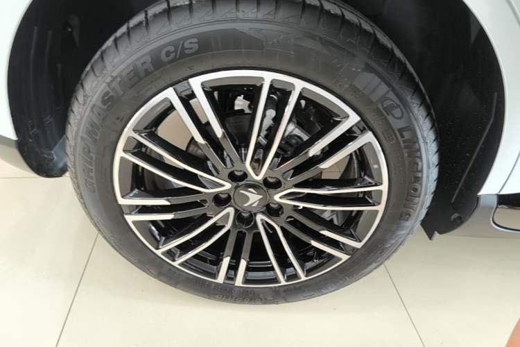 Used ARCFOX T1 2025 Model 425 PLUS Right Rear Wheel Hub
