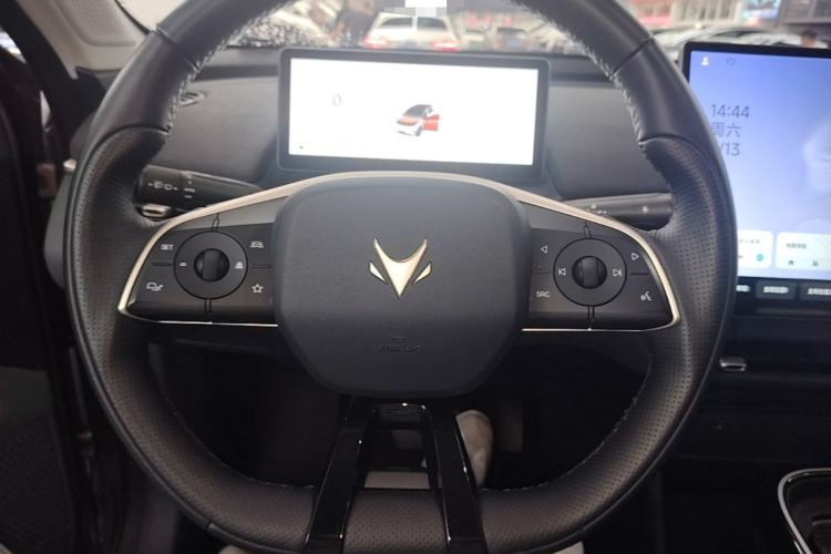 Used ARCFOX T1 2025 Model 425 MAX Steering Wheel