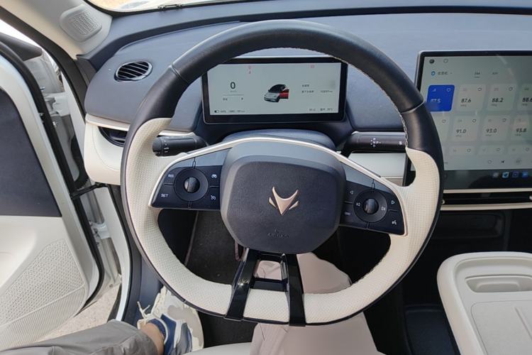 Used ARCFOX T1 2025 Model 425 PLUS Steering Wheel