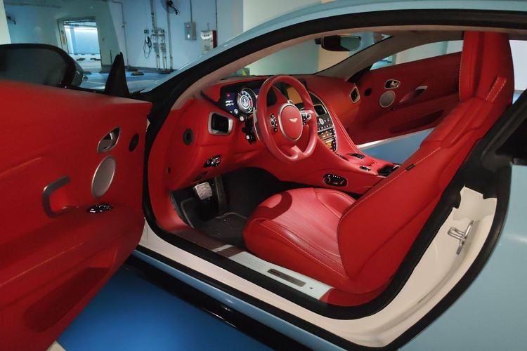Used AstonMartin DB11 2019 4.0T V8 Coupe Driver Seat