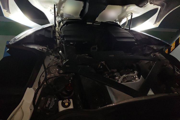 Used AstonMartin DB11 2019 4.0T V8 Coupe Engine Bay
