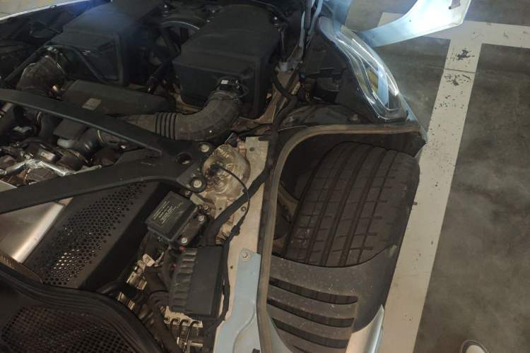 Used AstonMartin DB11 2019 4.0T V8 Coupe Engine Bay Left