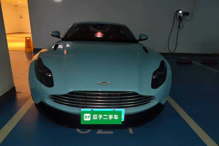 Used AstonMartin DB11 2019 4.0T V8 Coupe Front