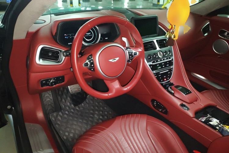 Used AstonMartin DB11 2019 4.0T V8 Coupe Center Console