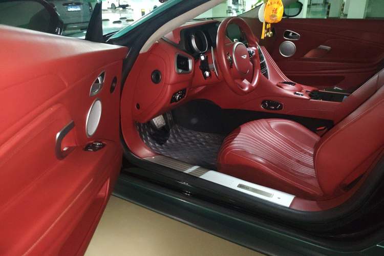 Used AstonMartin DB11 2019 4.0T V8 Coupe Driver Seat