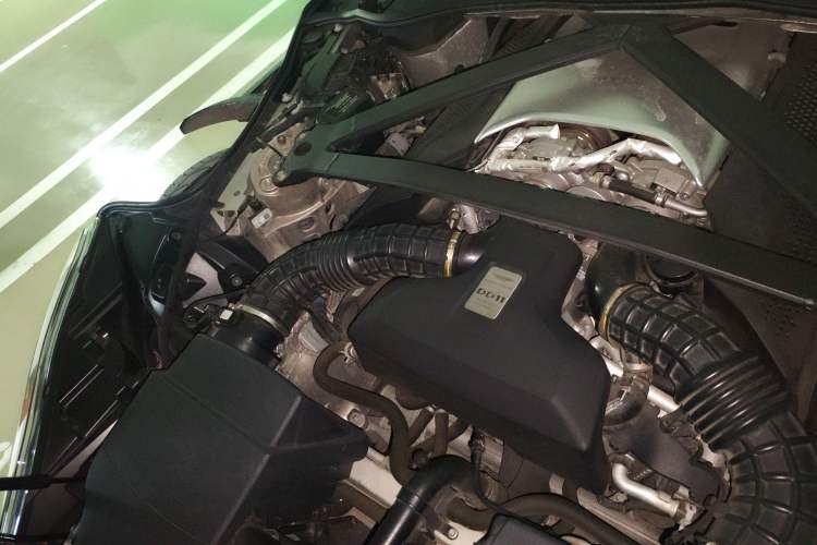 Used AstonMartin DB11 2019 4.0T V8 Coupe Engine Bay Right