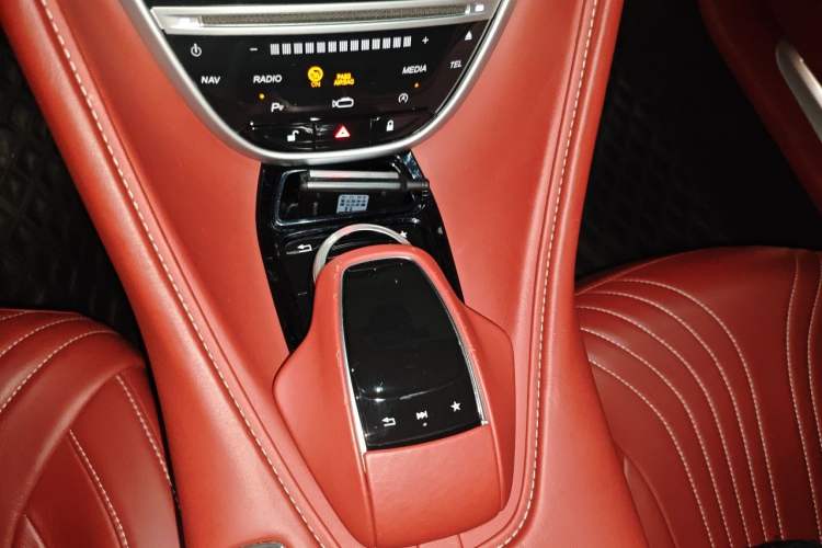 Used AstonMartin DB11 2019 4.0T V8 Coupe Gear Lever