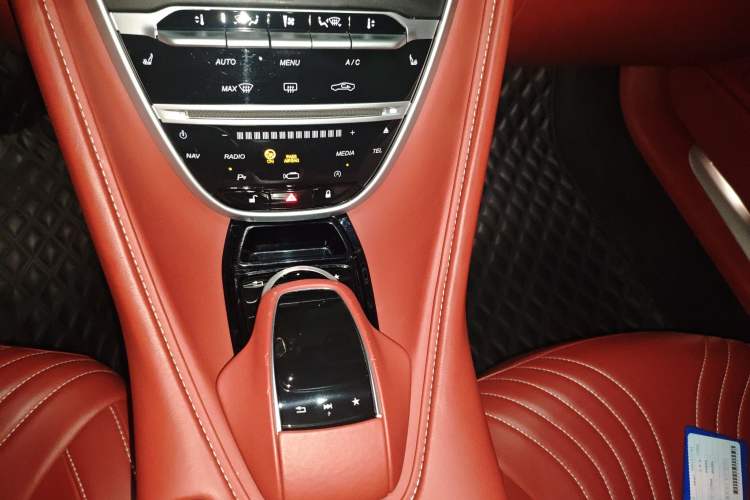 Used AstonMartin DB11 2019 4.0T V8 Coupe Gear Lever