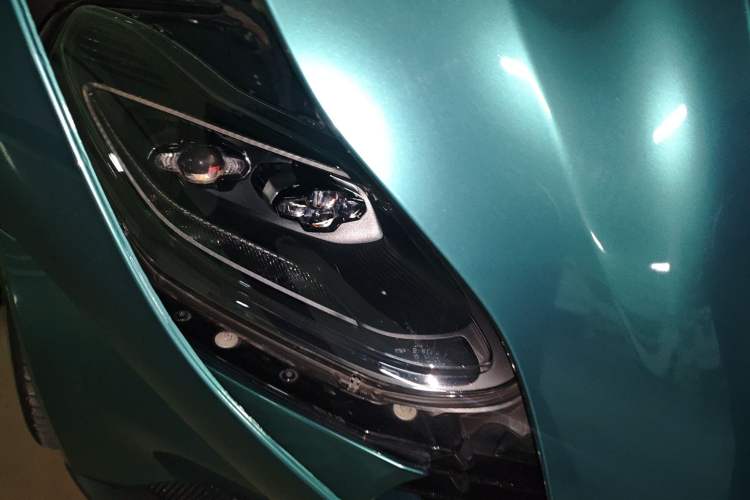 Used AstonMartin DB11 2019 4.0T V8 Coupe Right Front Headlight