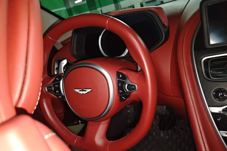 Used AstonMartin DB11 2019 4.0T V8 Coupe Steering Wheel