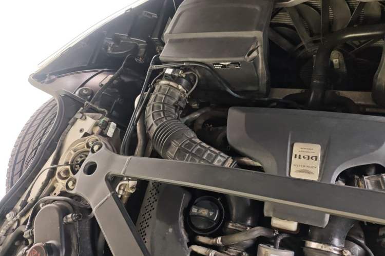 Used AstonMartin DB11 2019 4.0T V8 Coupe Engine Bay Left