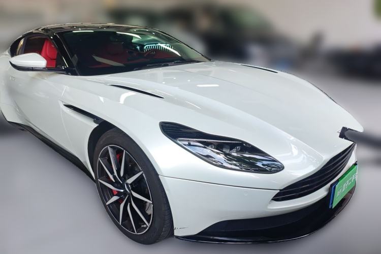 Used AstonMartin DB11 2019 4.0T V8 Coupe Front Right 45 Deg