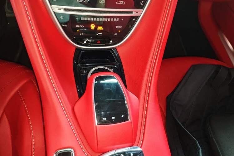 Used AstonMartin DB11 2019 4.0T V8 Coupe Gear Lever