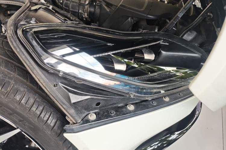 Used AstonMartin DB11 2019 4.0T V8 Coupe Right Front Headlight