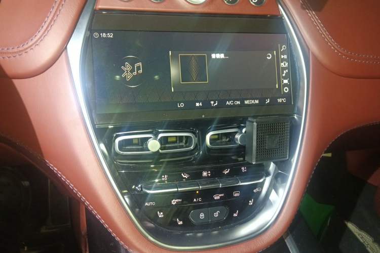 Used AstonMartin DBX 2020 4.0T V8 Audio And AC Panel