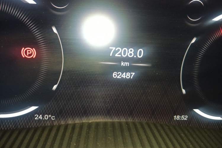 Used AstonMartin DBX 2020 4.0T V8 Odometer Close Up