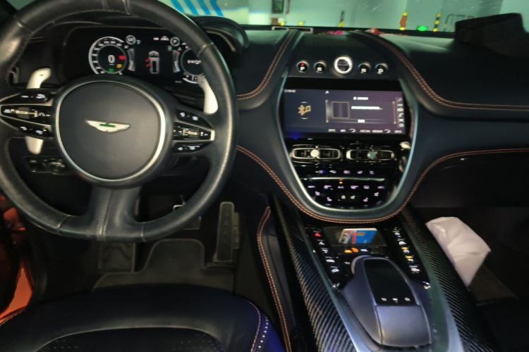 Used AstonMartin DBX 2020 4.0T V8 Center Console