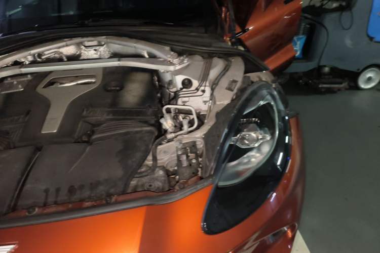 Used AstonMartin DBX 2020 4.0T V8 Engine Bay Left