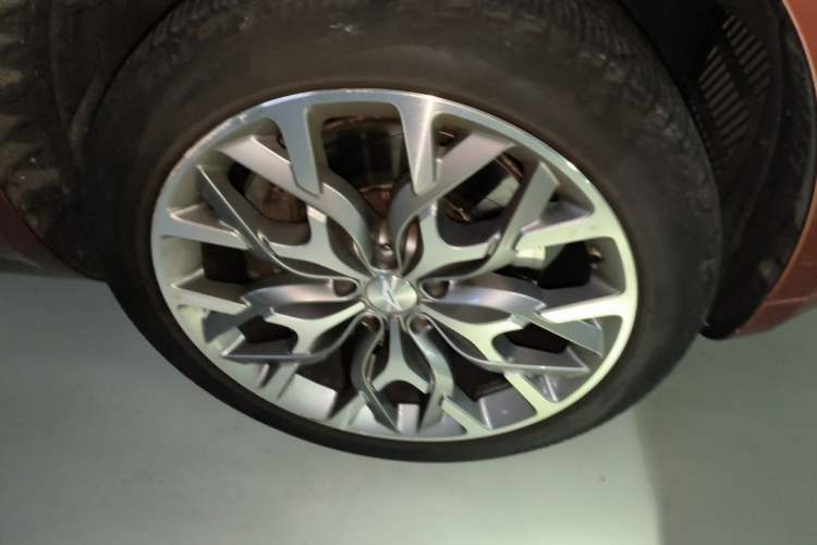 Used AstonMartin DBX 2020 4.0T V8 Right Front Wheel Hub