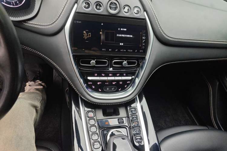 Used AstonMartin DBX 2021 4.0T V8 Silk Road Phoenix Audio And AC Panel
