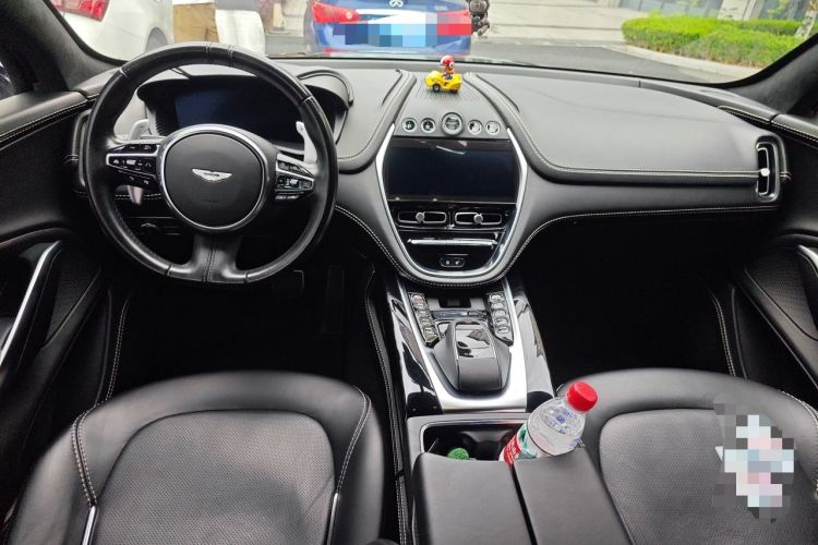 Used AstonMartin DBX 2021 4.0T V8 Silk Road Phoenix Center Console
