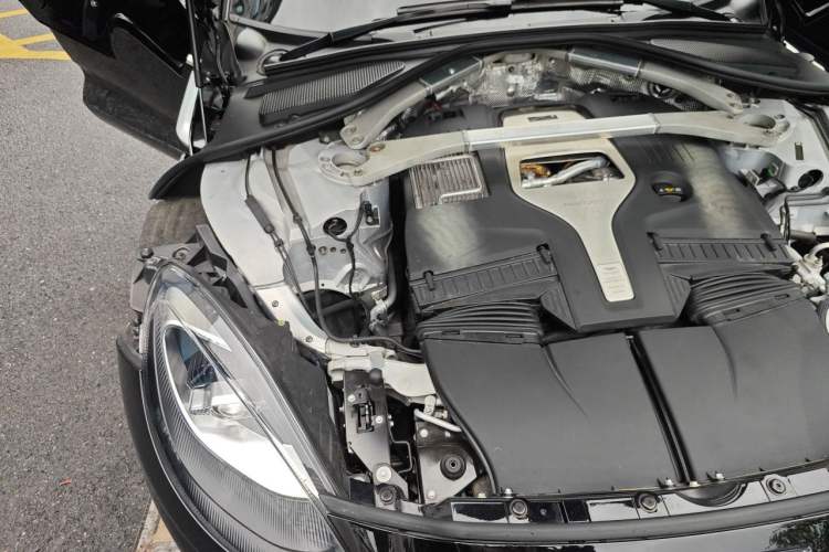 Used AstonMartin DBX 2021 4.0T V8 Silk Road Phoenix Engine Bay Right