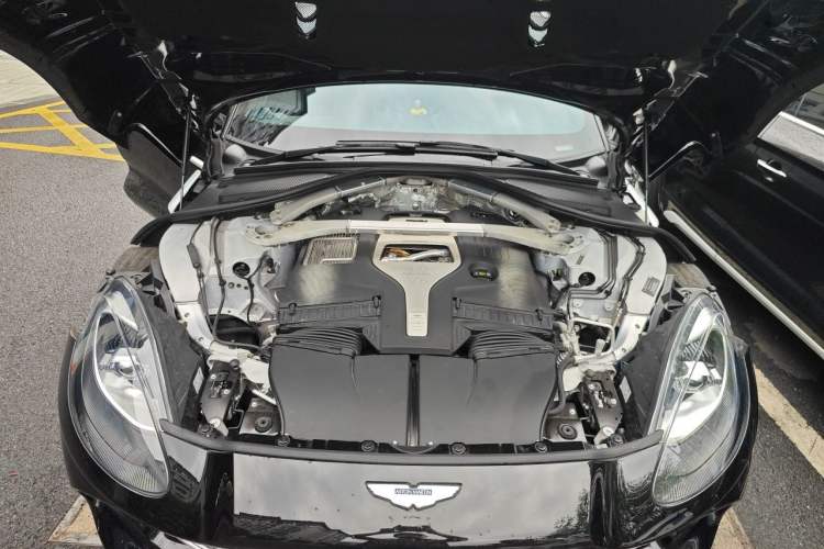 Used AstonMartin DBX 2021 4.0T V8 Silk Road Phoenix Engine Bay