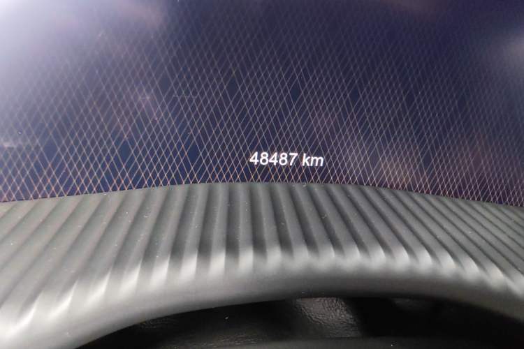 Used AstonMartin DBX 2021 4.0T V8 Silk Road Phoenix Odometer Close Up